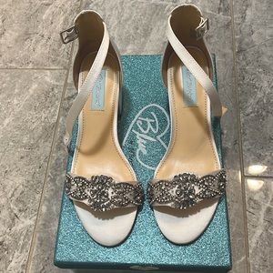 Blue By Betsey Johnson- Style: Mel, Color: Ivory, Size: 7